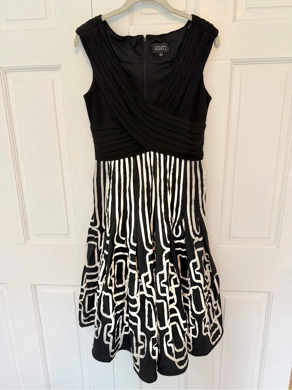 Adrianna Papell Pleated Fit & Flare Cocktail Dress Black White Size 10
